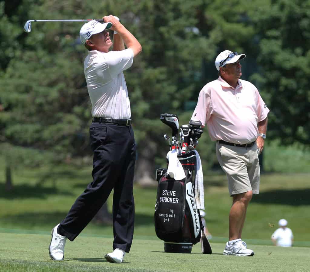 10 Best Golf Chipping Tips to Make Chip Shot a Breeze! Golfs Hub