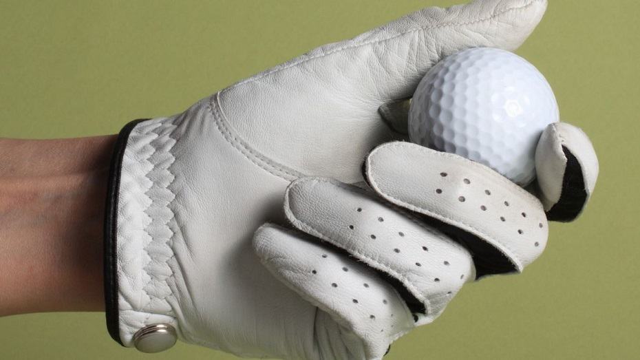 which hand to wear golf glove on