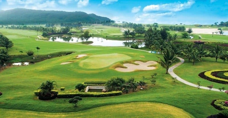best golf courses with artificial greenery