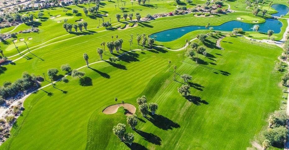 golf courses with artificial greens